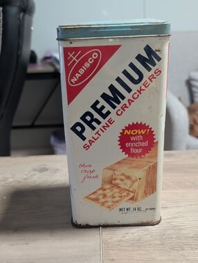 Vintage 1969 Nabisco Cracker Tin